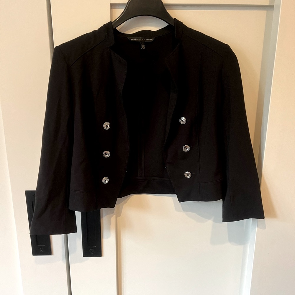 Size 12 white house black market cropped jacket